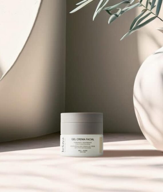 Crema facial hidratante y reafirmante con fitoesfingosina